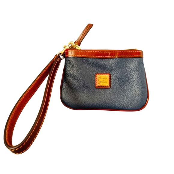 New Dooney and Bourke Navy Wristlet - Picture 1 of 11